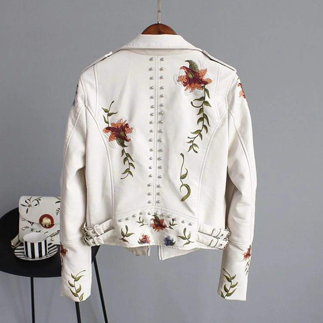 Skinnjakke for kvinner – Bikerstil – Blomsterbrodert – Asymmetrisk glidelås – Metallnagler