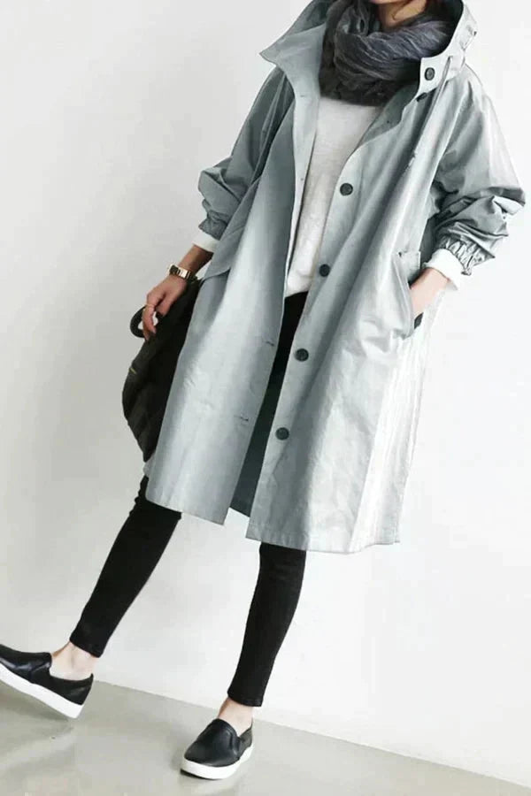 Dame trenchcoat - Casual oversized passform - Høy krage med hette - Knapper og sidelommer